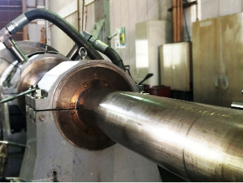 長尺深穴加工のバー